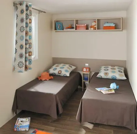 Camping Le Rouge Gorge **** 10' Puy Du Fou Saint-Laurent-sur-Sèvre Buitenkant foto