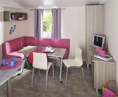 Camping Le Rouge Gorge **** 10' Puy Du Fou Saint-Laurent-sur-Sèvre Buitenkant foto